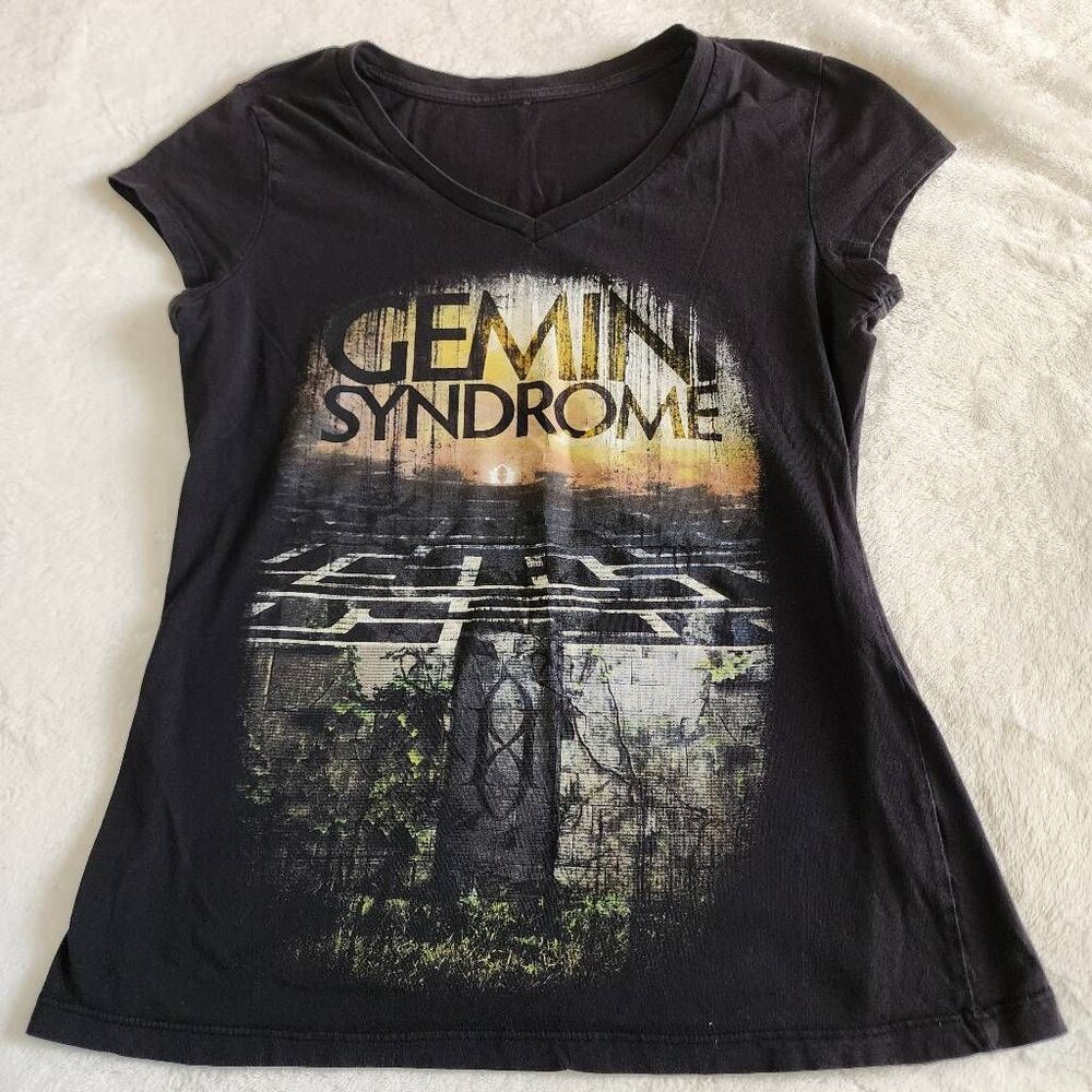 Gemini Syndrome Women's Synner Conversion Graphic Tshirt Size Small